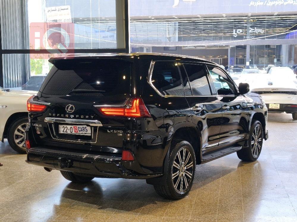 Lexus LX
